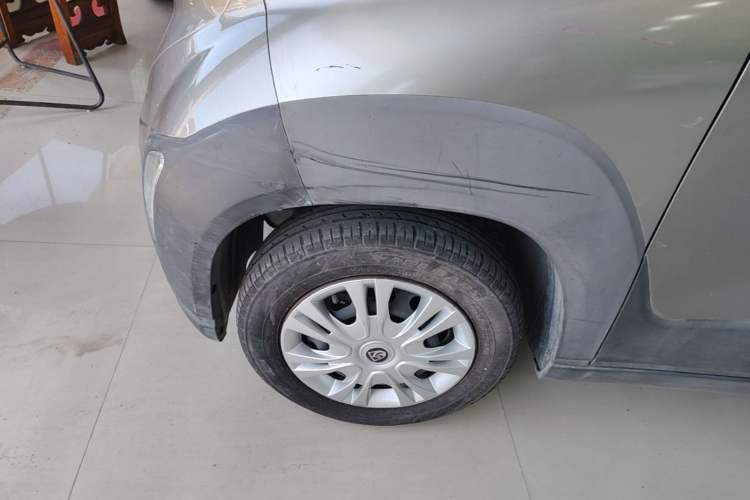 Used Baojun E100 2019 250KM Smart Drive Edition Left Front Wheel Hub
