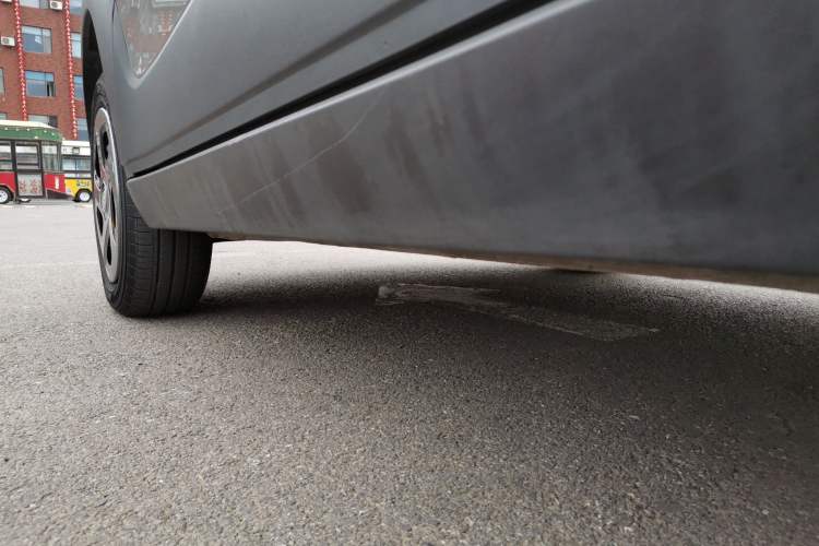 Used Baojun E100 2019 250KM Smart Drive Edition Left Side Sill