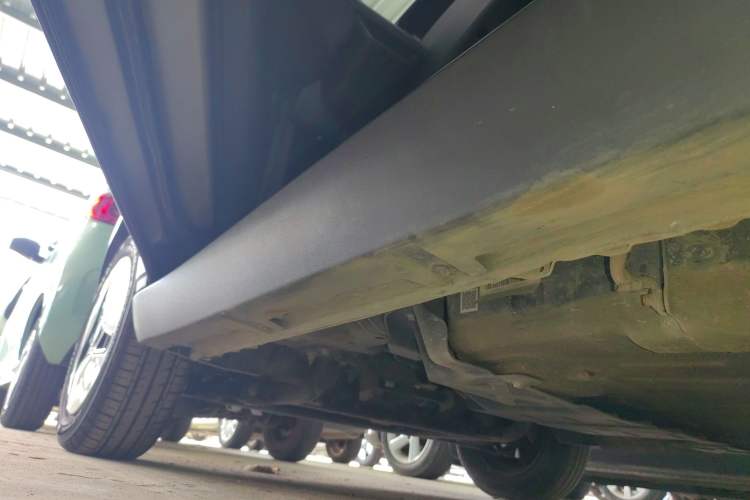 Used Baojun E100 2019 250KM Smart Drive Edition Left Side Sill