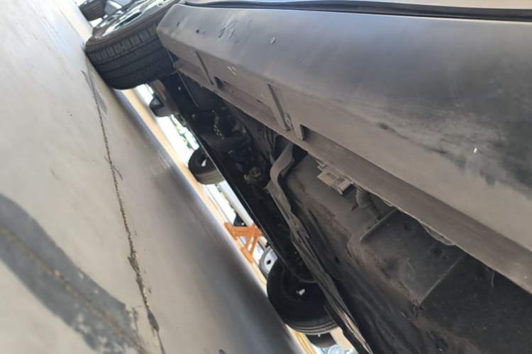 Used Baojun E100 2019 250KM Smart Drive Edition Left Side Sill