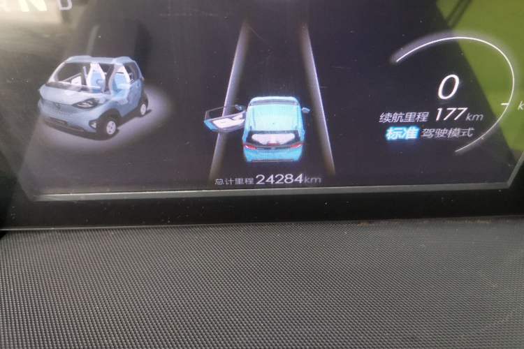 Used Baojun E100 2019 250KM Smart Drive Edition Odometer Close Up