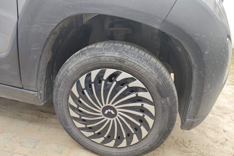 Used Baojun E100 2019 250KM Smart Drive Edition Right Front Wheel Hub