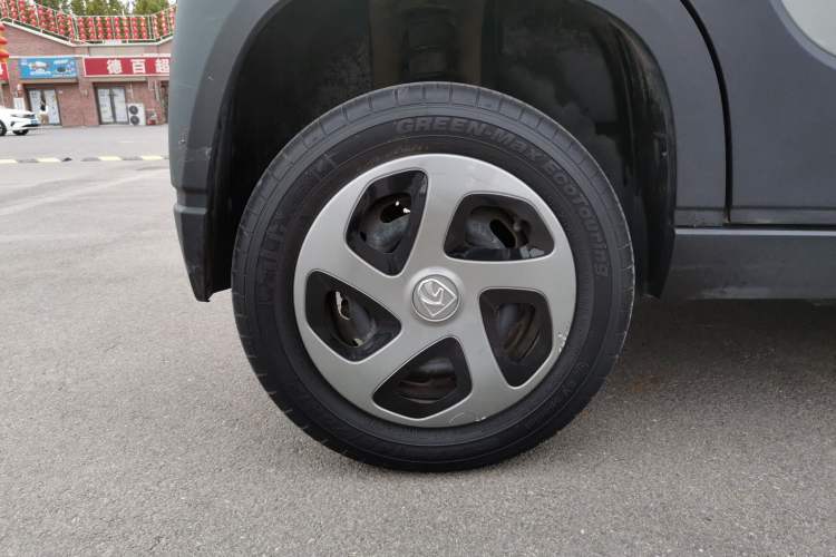Used Baojun E100 2019 250KM Smart Drive Edition Right Rear Wheel Hub