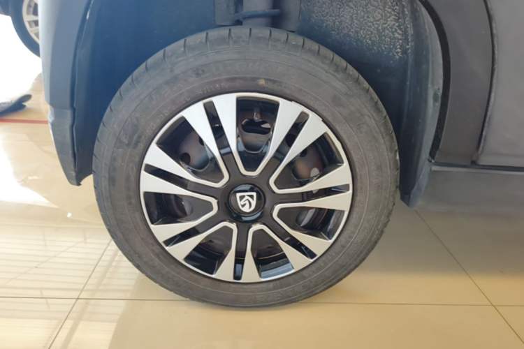 Used Baojun E100 2019 250KM Smart Drive Edition Right Rear Wheel Hub