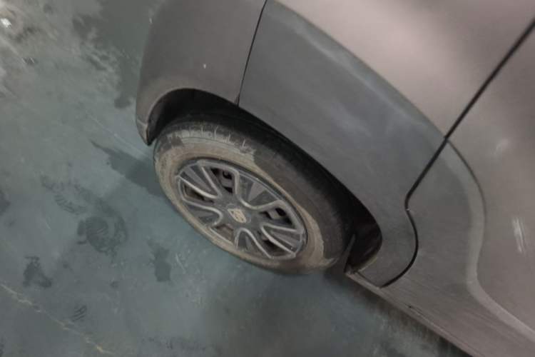 Used Baojun E100 2019 250KM Smart Enjoyment Version Right Rear Wheel Hub