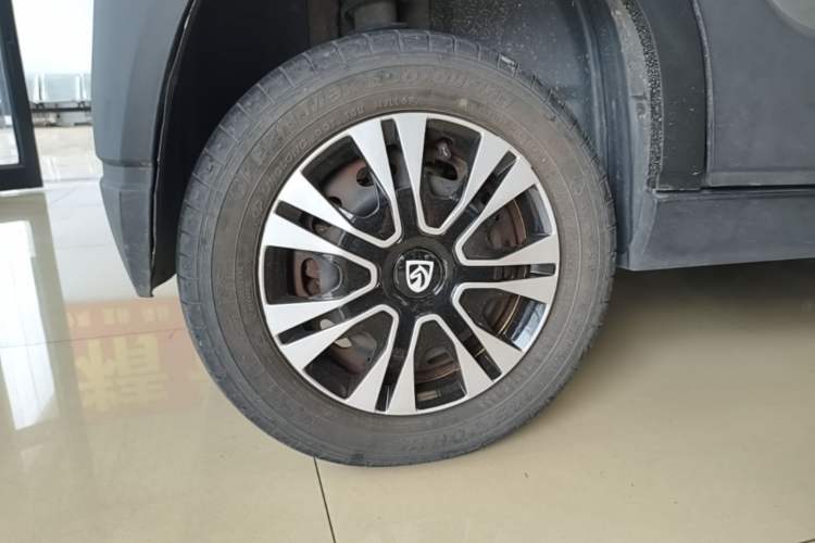 Used Baojun E100 2019 250KM Smart Drive Edition Right Rear Wheel Hub