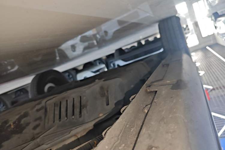Used Baojun E100 2019 250KM Smart Drive Edition Right Side Sill