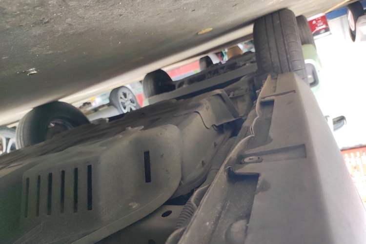 Used Baojun E100 2019 250KM Smart Drive Edition Right Side Sill