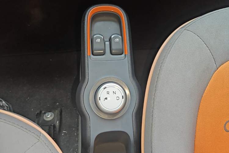 Used Baojun E100 2019 250KM Smart Drive Edition Gear Lever