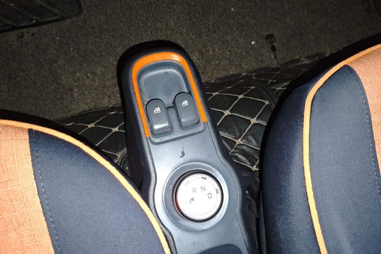 Used Baojun E100 2019 250KM Smart Drive Edition Gear Lever