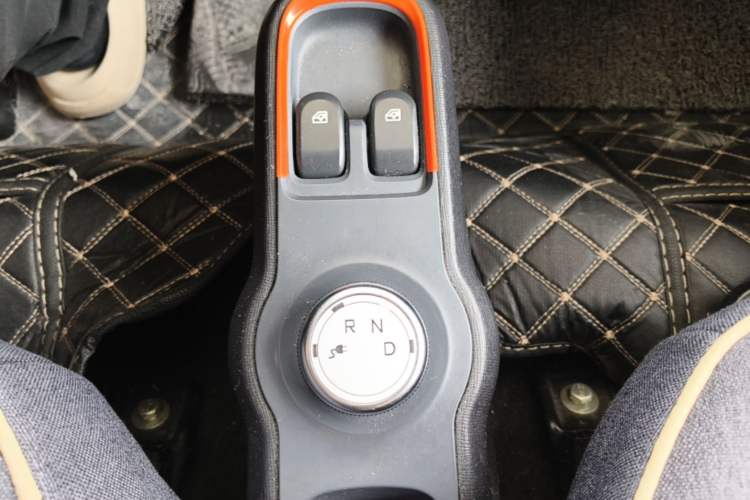 Used Baojun E100 2019 250KM Smart Drive Edition Gear Lever