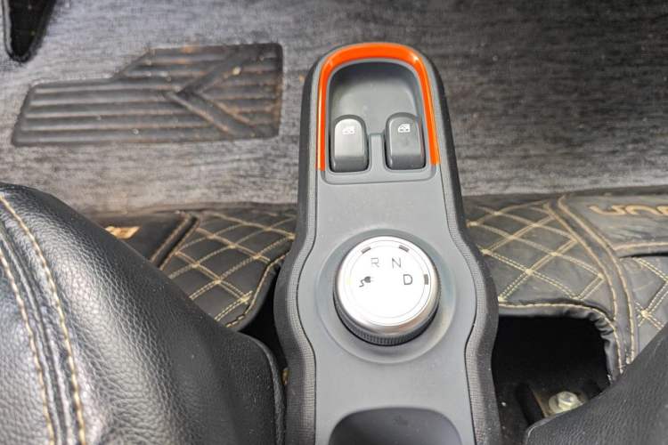 Used Baojun E100 2019 250KM Smart Drive Edition Gear Lever