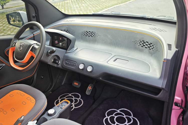Used Baojun E100 2019 250KM Smart Drive Edition Interior 6