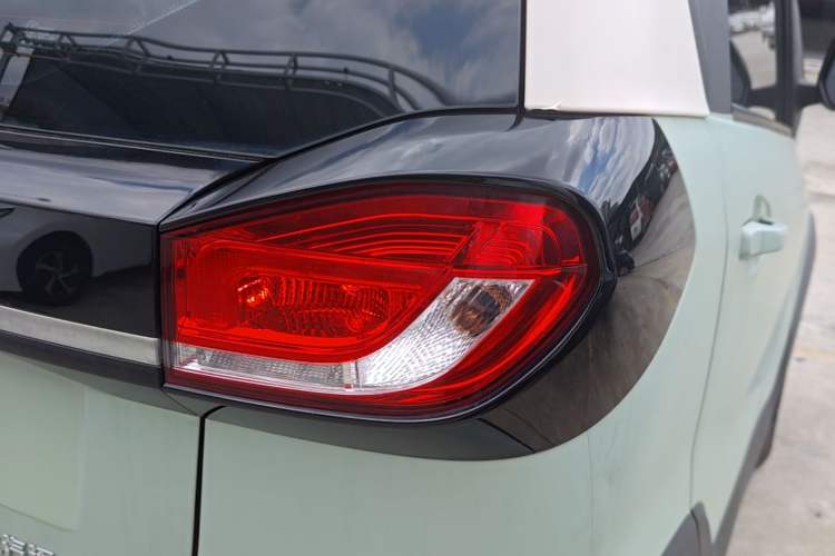 Used Baojun E100 2019 250KM Smart Drive Edition Right Rear Taillight