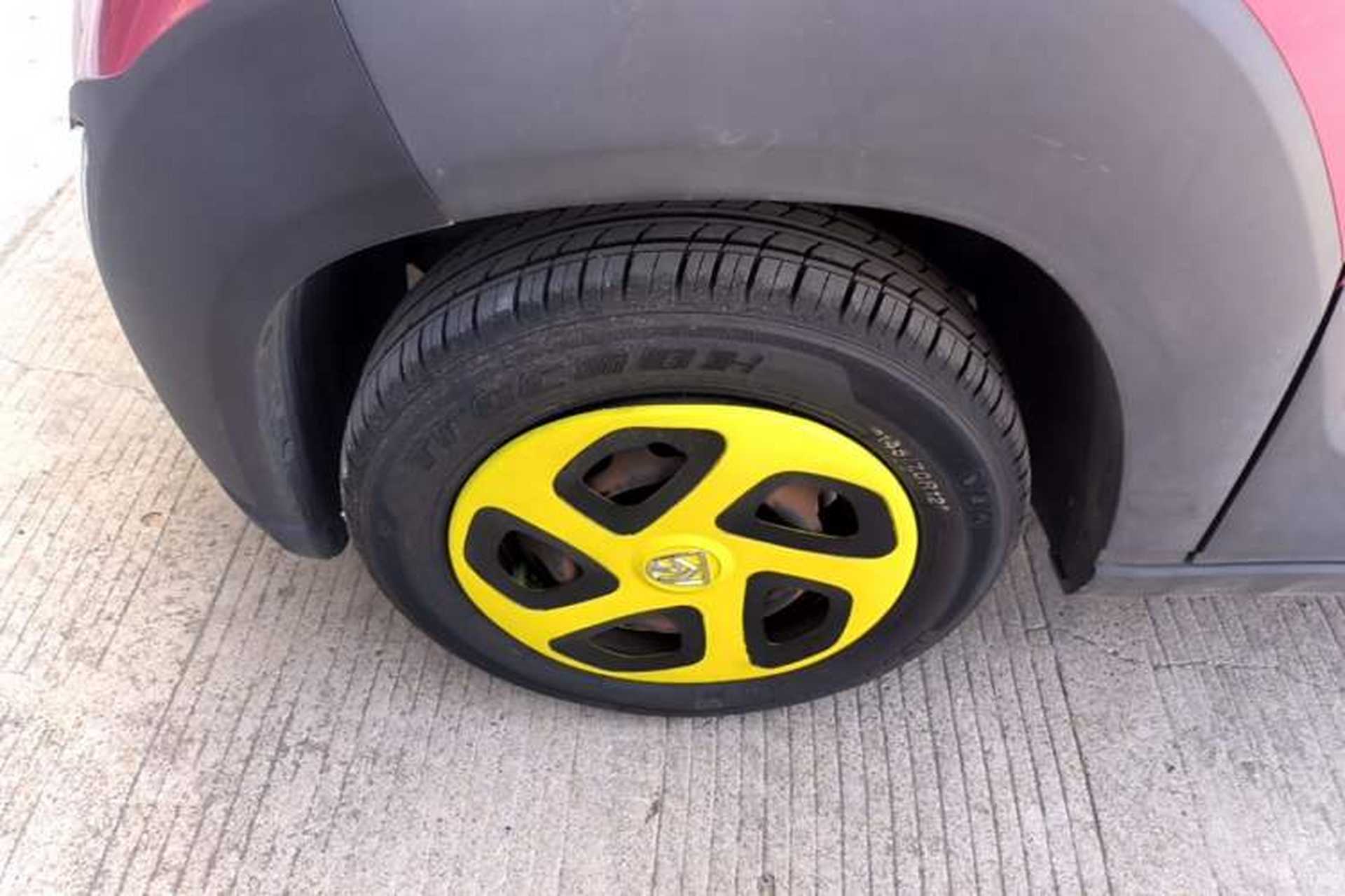 Used Baojun E100 2019 250KM Smart Drive Edition Left Front Wheel Hub