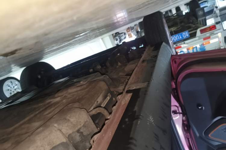 Used Baojun E100 2019 250KM Smart Drive Edition Left Side Sill