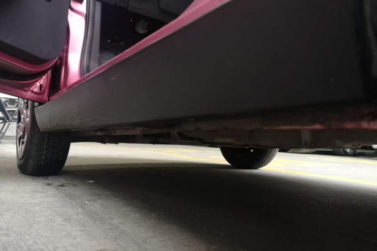 Used Baojun E100 2019 250KM Smart Drive Edition Left Side Sill