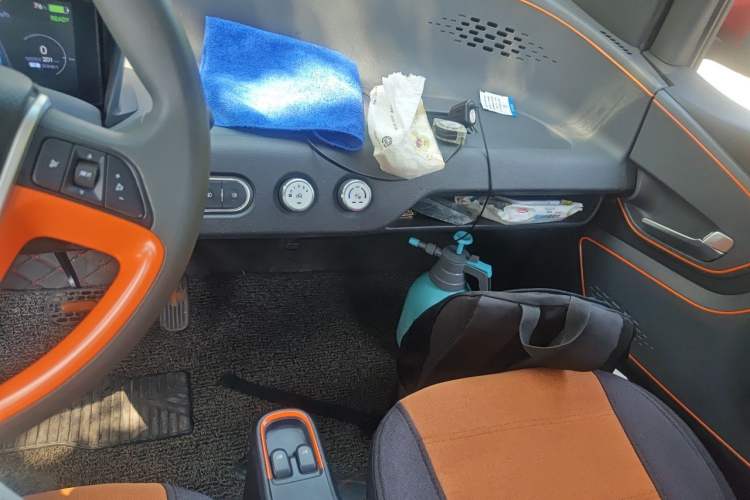 Used Baojun E100 2019 250KM Smart Drive Edition Audio And AC Panel
