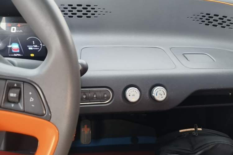 Used Baojun E100 2019 250KM Smart Drive Edition Audio And AC Panel