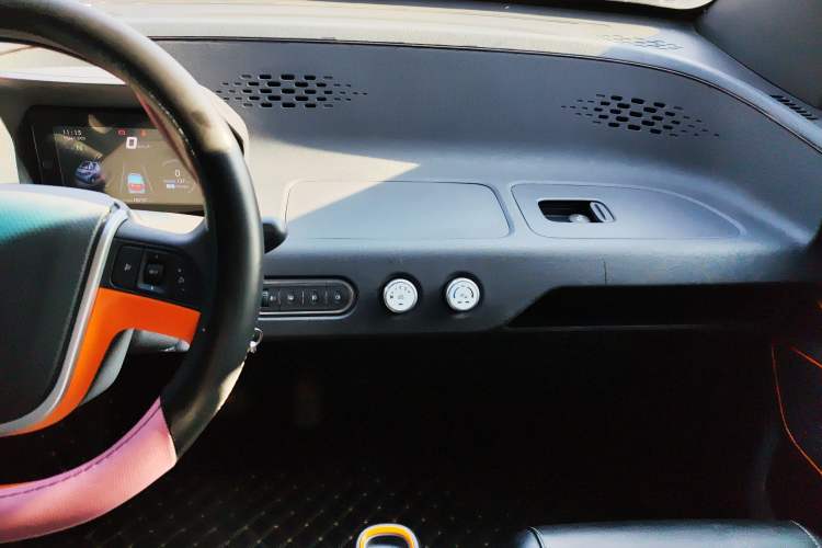 Used Baojun E100 2019 250KM Smart Drive Edition Audio And AC Panel