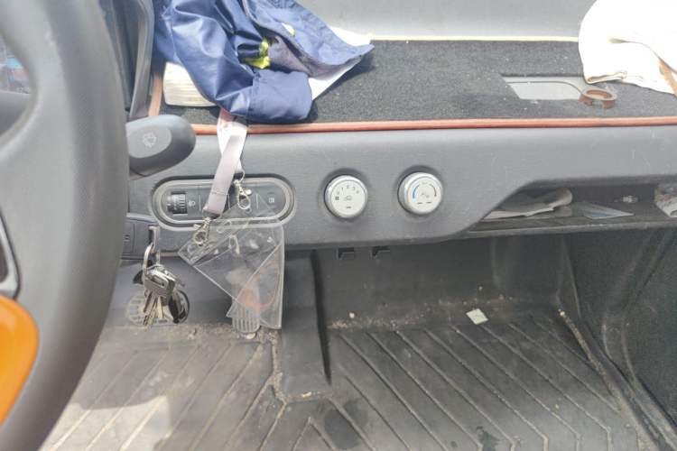 Used Baojun E100 2019 250KM Smart Drive Edition Audio And AC Panel