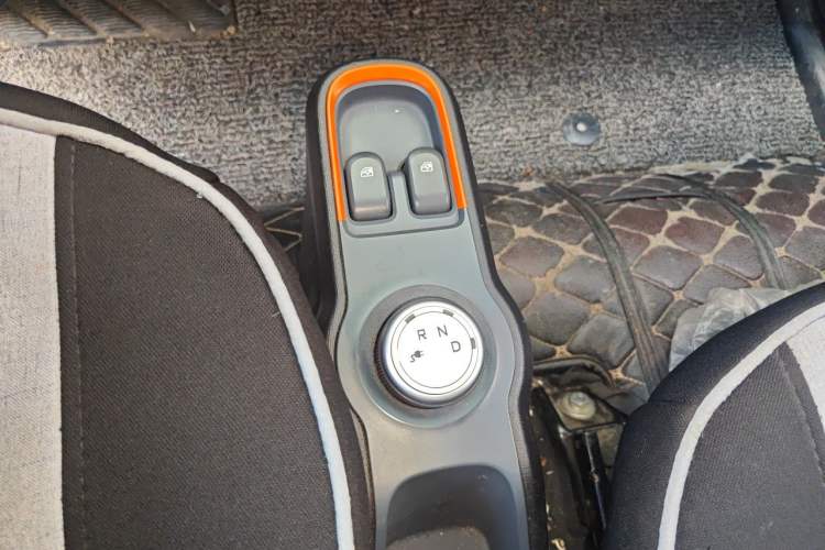 Used Baojun E100 2019 250KM Smart Drive Edition Gear Lever