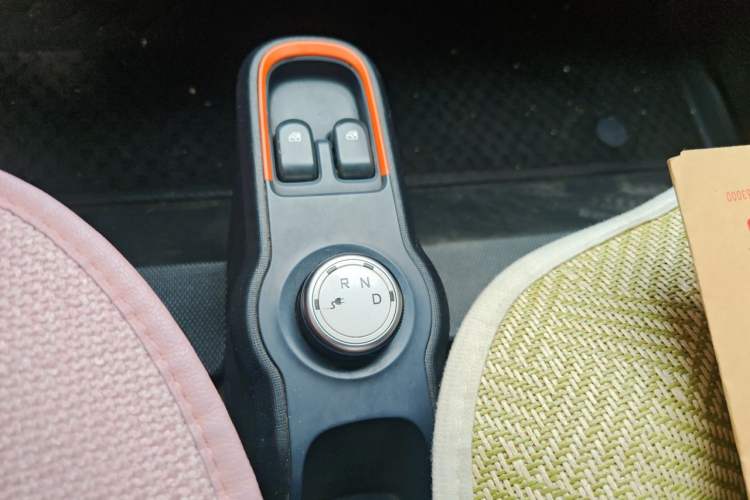 Used Baojun E100 2019 250KM Smart Drive Edition Gear Lever