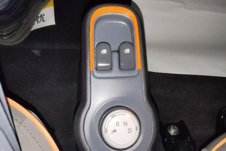 Used Baojun E100 2019 250KM Smart Drive Edition Gear Lever
