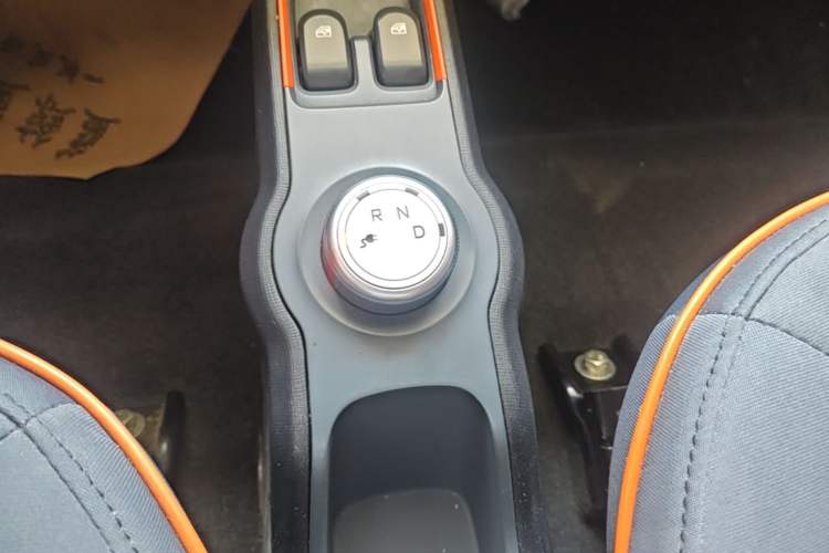 Used Baojun E100 2019 250KM Smart Drive Edition Gear Lever