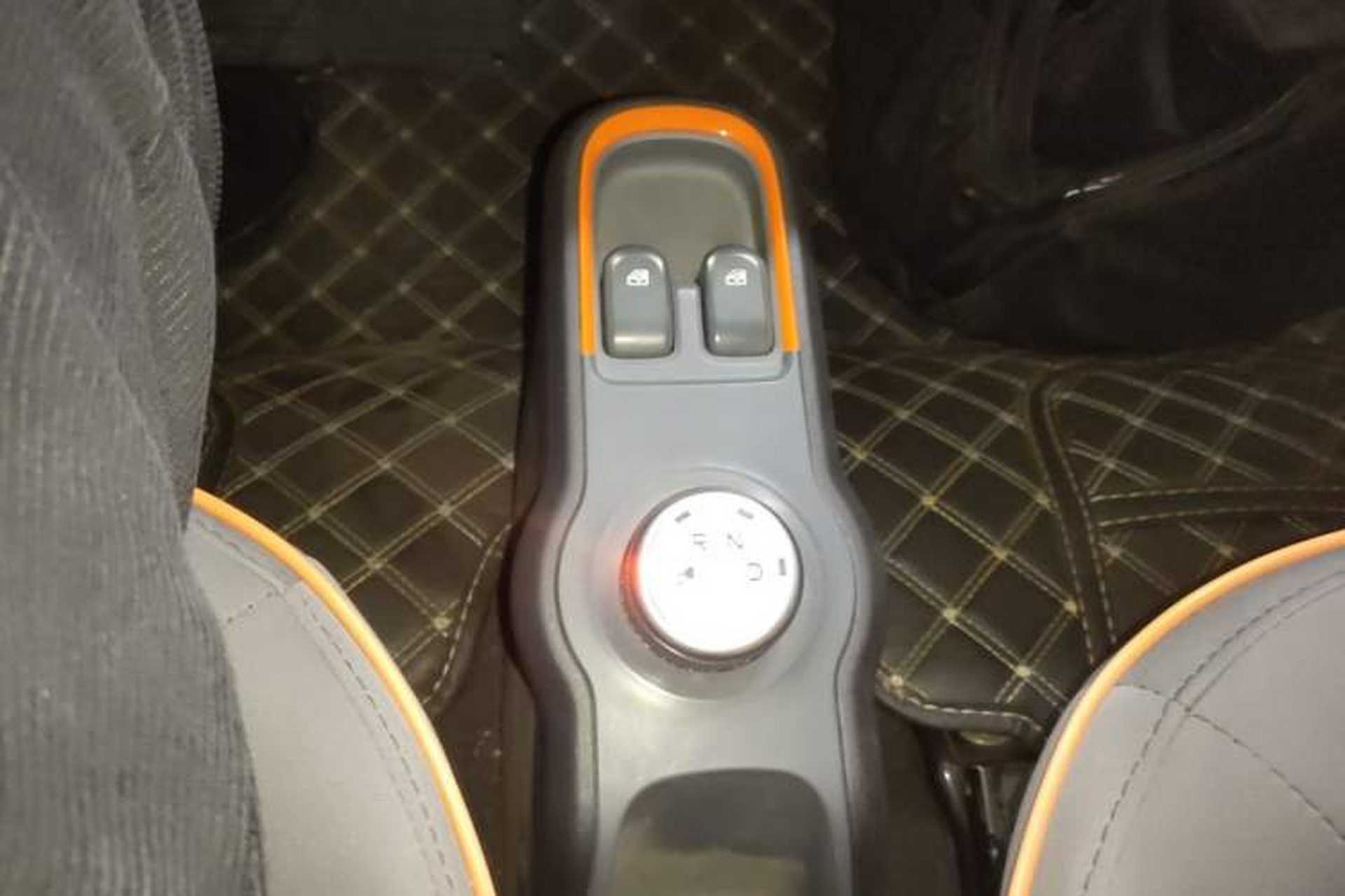Used Baojun E100 2019 250KM Smart Drive Edition Gear Lever