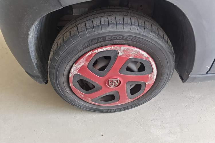 Used Baojun E100 2019 250KM Smart Drive Edition Left Front Wheel Hub