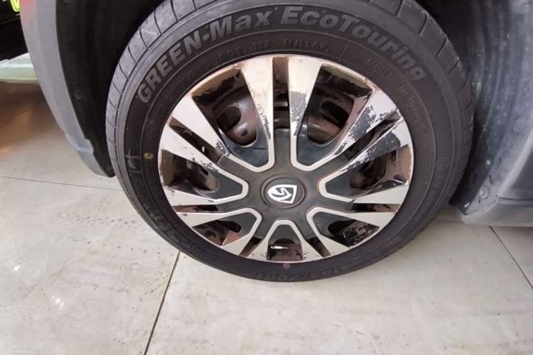 Used Baojun E100 2019 250KM Smart Drive Edition Left Front Wheel Hub