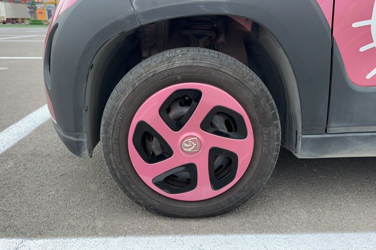 Used Baojun E100 2019 250KM Smart Drive Edition Left Front Wheel Hub