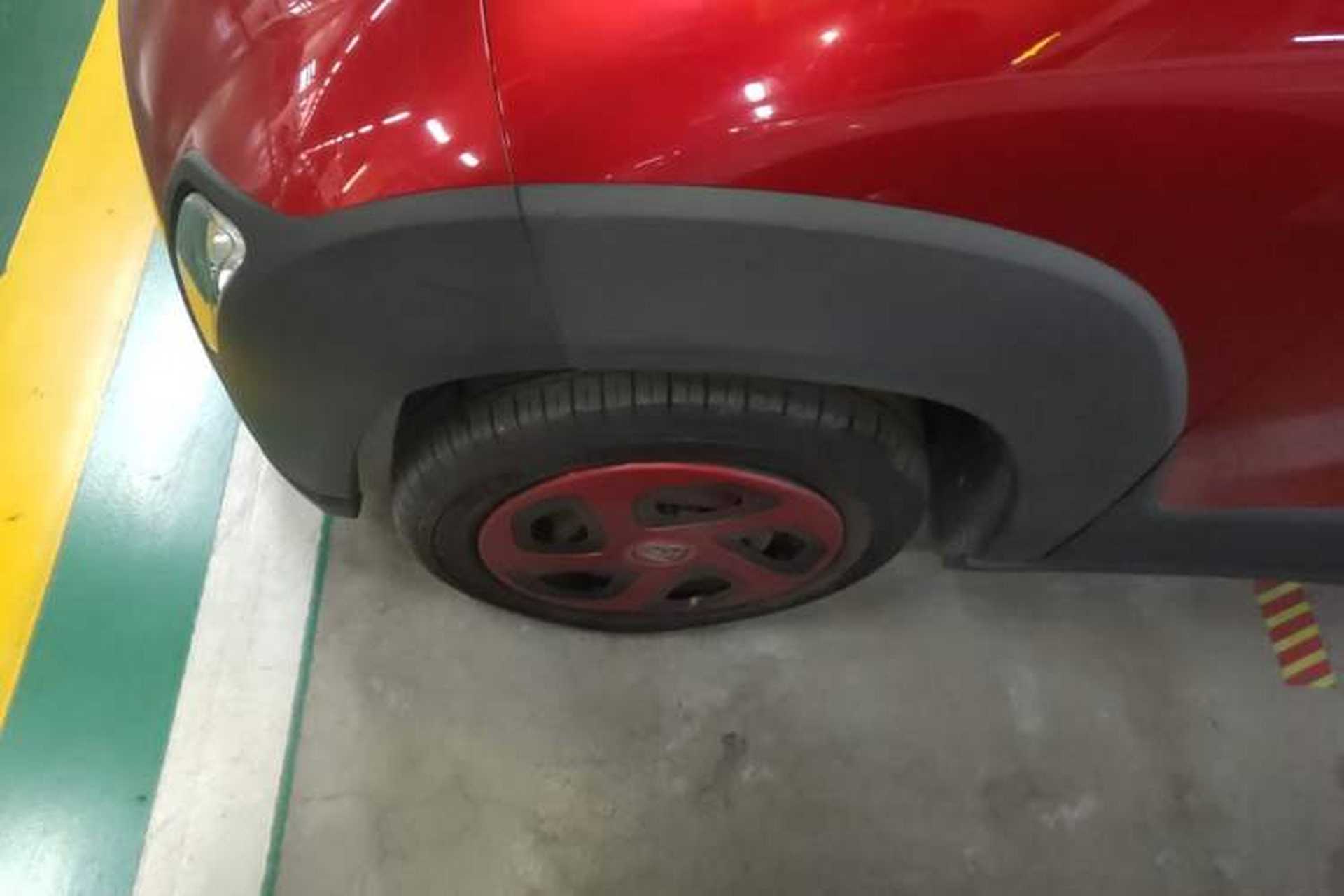 Used Baojun E100 2019 250KM Smart Drive Edition Left Front Wheel Hub