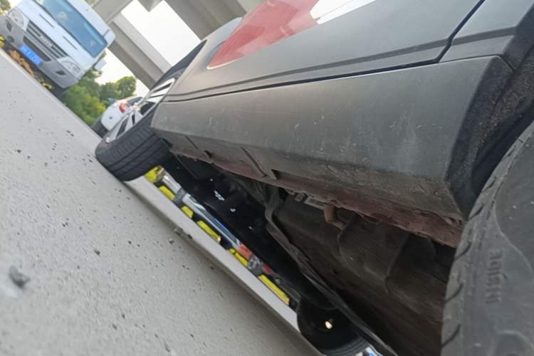 Used Baojun E100 2019 250KM Smart Drive Edition Left Side Sill