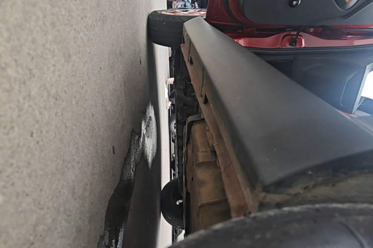 Used Baojun E100 2019 250KM Smart Drive Edition Left Side Sill