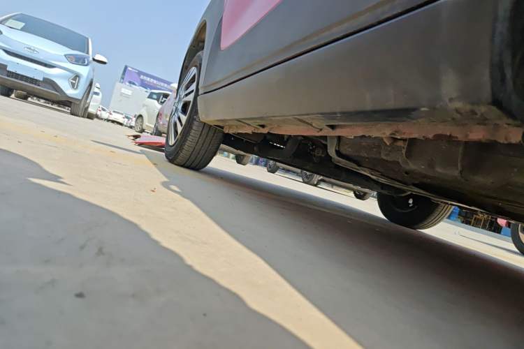 Used Baojun E100 2019 250KM Smart Drive Edition Left Side Sill