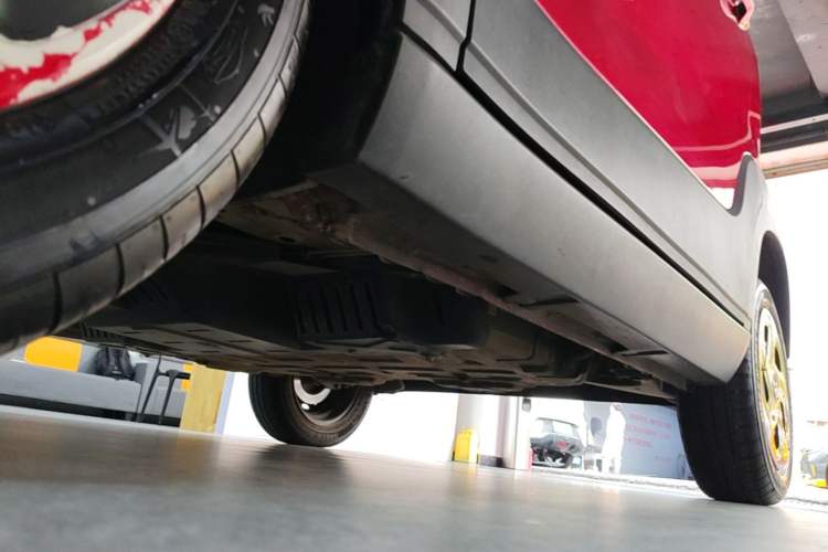 Used Baojun E100 2019 250KM Smart Drive Edition Left Side Sill