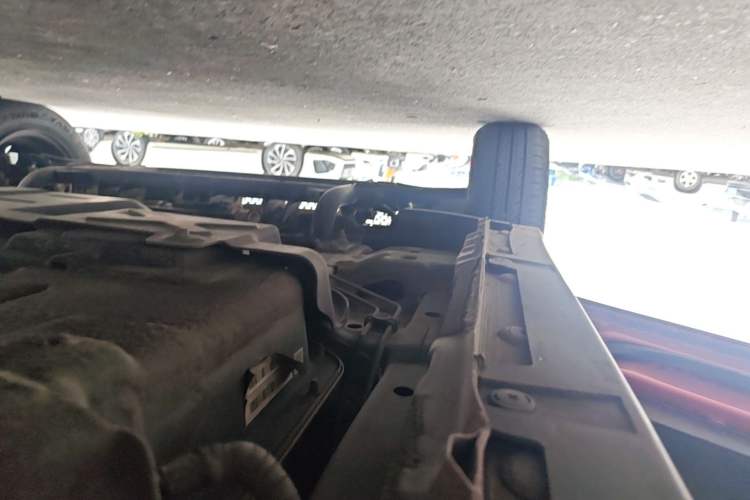 Used Baojun E100 2019 250KM Smart Drive Edition Left Side Sill