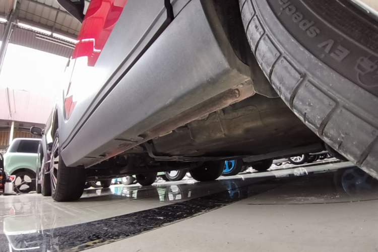 Used Baojun E100 2019 250KM Smart Drive Edition Left Side Sill