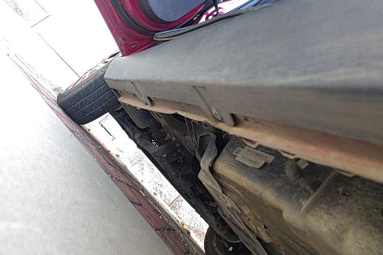 Used Baojun E100 2019 250KM Smart Drive Edition Left Side Sill