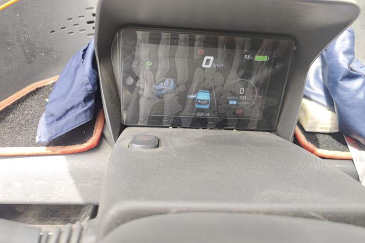Used Baojun E100 2019 250KM Smart Drive Edition Odometer Close Up