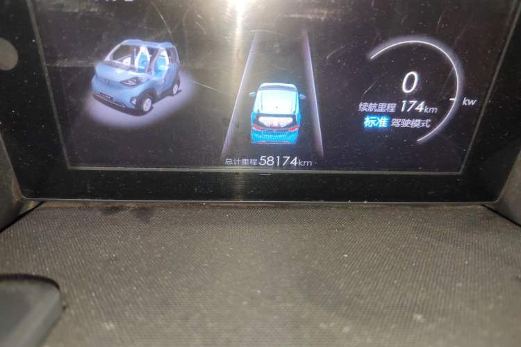 Used Baojun E100 2019 250KM Smart Drive Edition Odometer Close Up