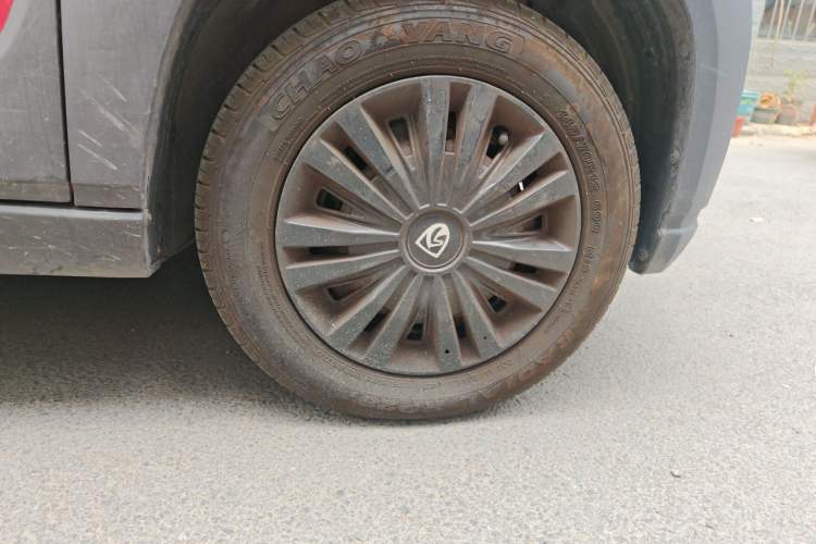 Used Baojun E100 2019 250KM Smart Drive Edition Right Front Wheel Hub