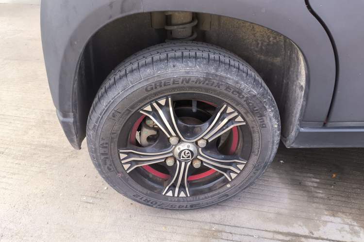 Used Baojun E100 2019 250KM Smart Drive Edition Right Rear Wheel Hub