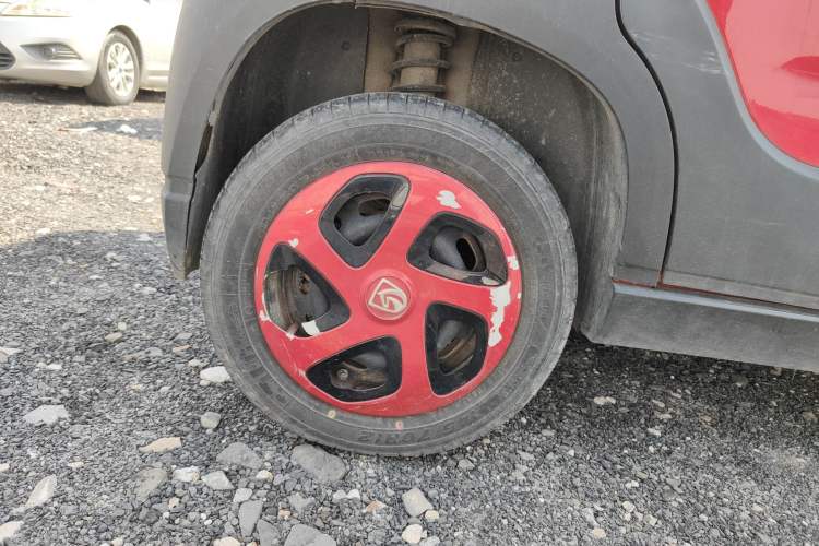 Used Baojun E100 2019 250KM Smart Drive Edition Right Rear Wheel Hub