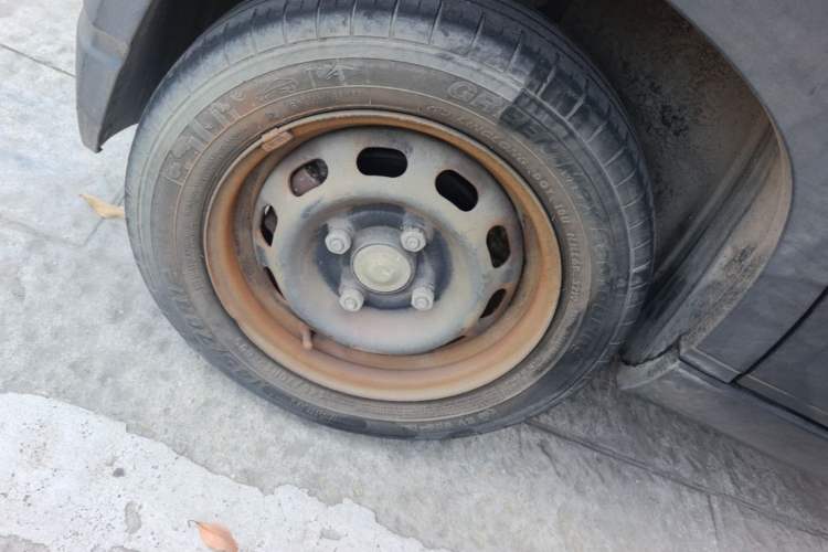 Used Baojun E100 2019 250KM Smart Drive Edition Right Rear Wheel Hub
