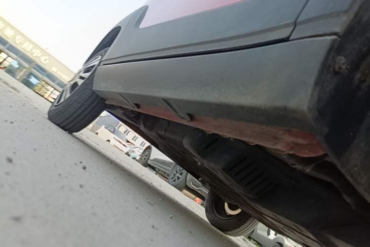 Used Baojun E100 2019 250KM Smart Drive Edition Right Side Sill