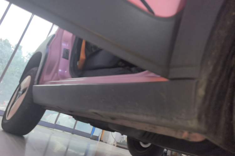 Used Baojun E100 2019 250KM Smart Drive Edition Right Side Sill
