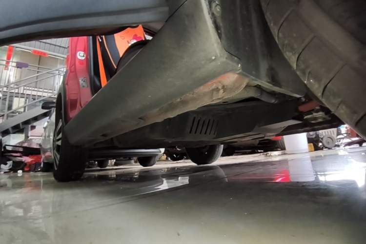 Used Baojun E100 2019 250KM Smart Drive Edition Right Side Sill